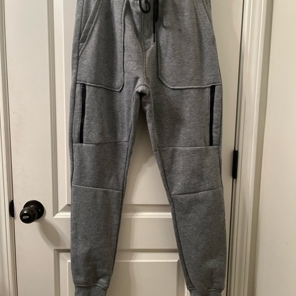 Switch Remarkable Men's Gray & Black Athletic Jogger Sweatpants Size Medium - Picture 12 of 15